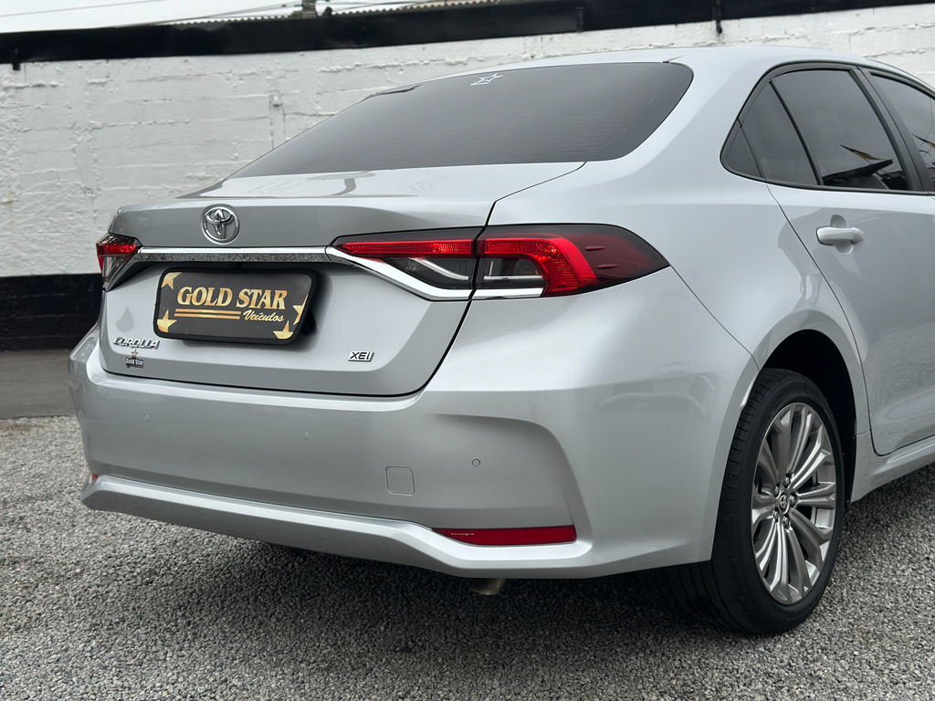 Toyota Corolla Prata