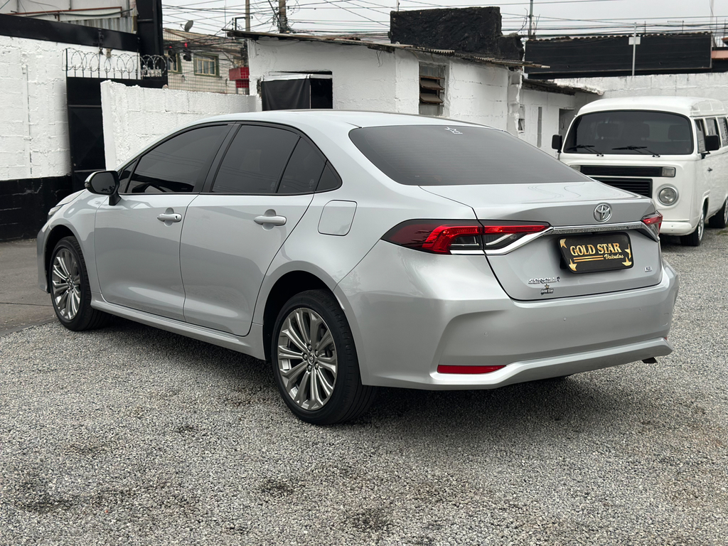 Toyota Corolla Prata