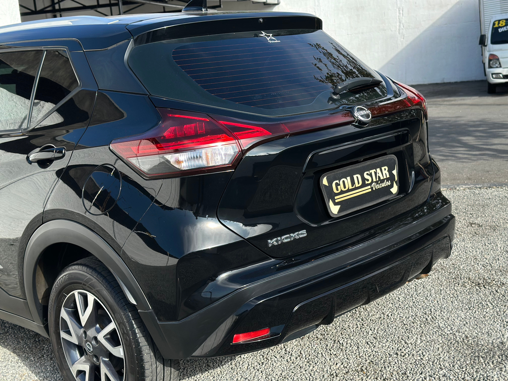 Nissan Kicks Preto