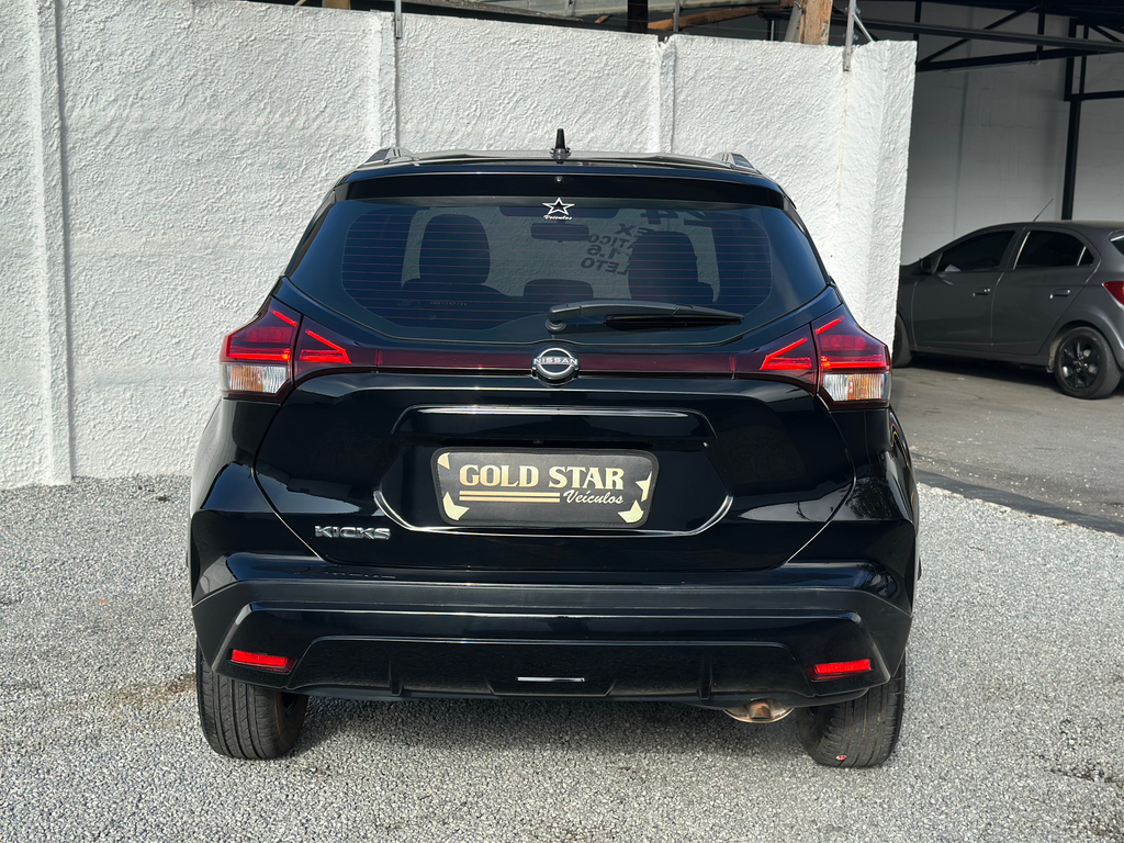 Nissan Kicks Preto