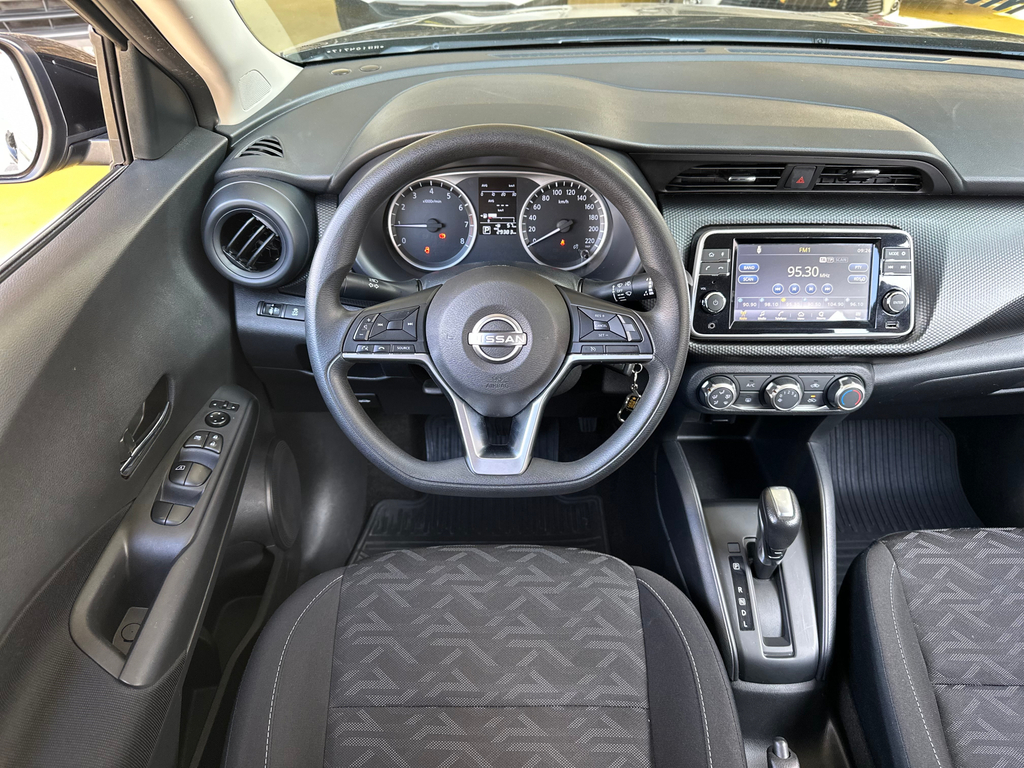 Nissan Kicks Preto