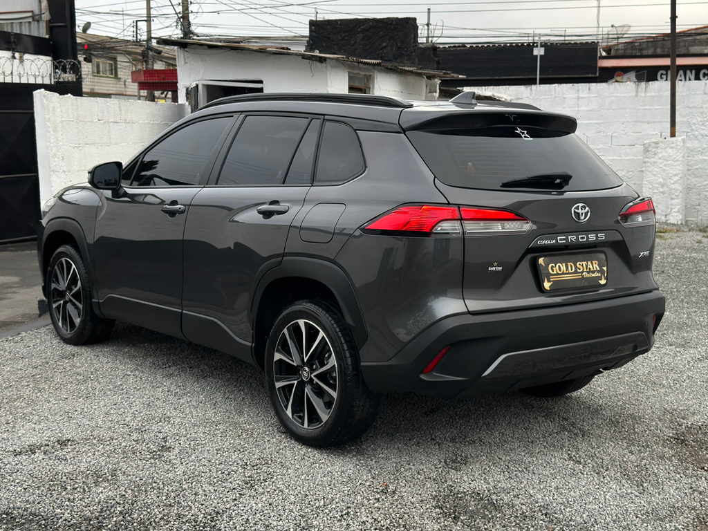 Toyota Corolla Cross Cinza