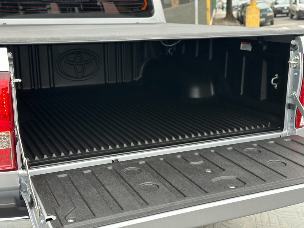 Toyota Hilux Cabine Dupla Prata