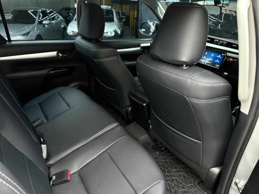 Toyota Hilux Cabine Dupla Prata