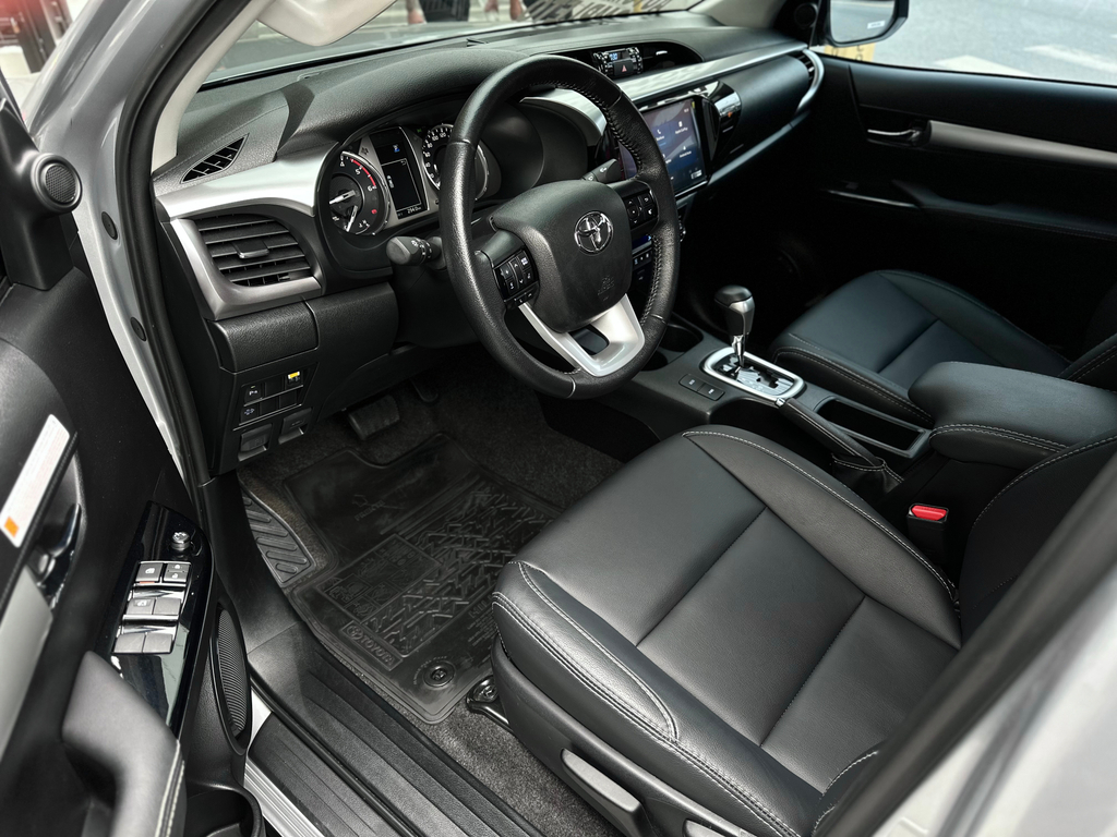 Toyota Hilux Cabine Dupla Prata
