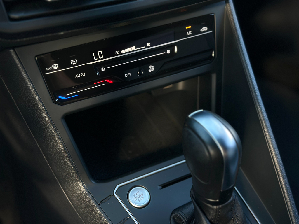 Volkswagen Nivus Preto