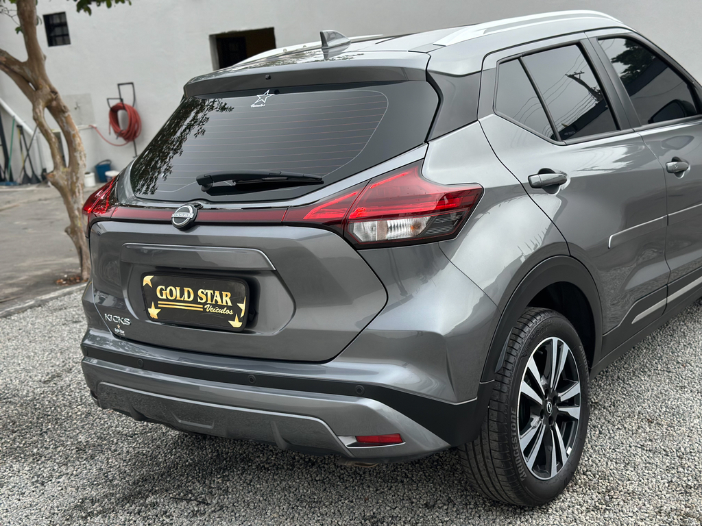 Nissan Kicks Cinza
