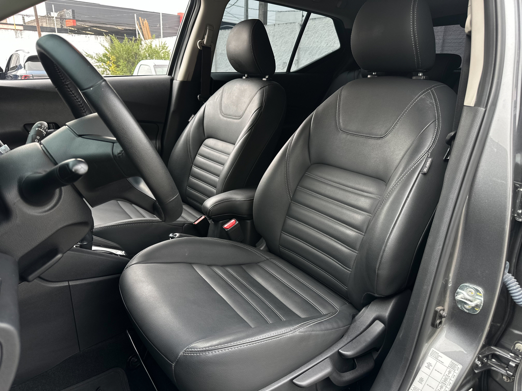 Nissan Kicks Cinza