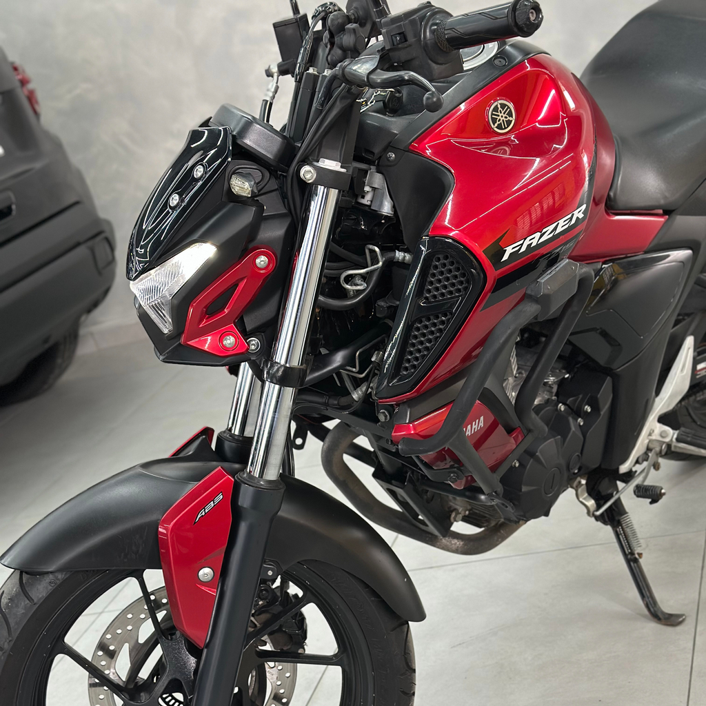 Yamaha FZ15 Vermelho