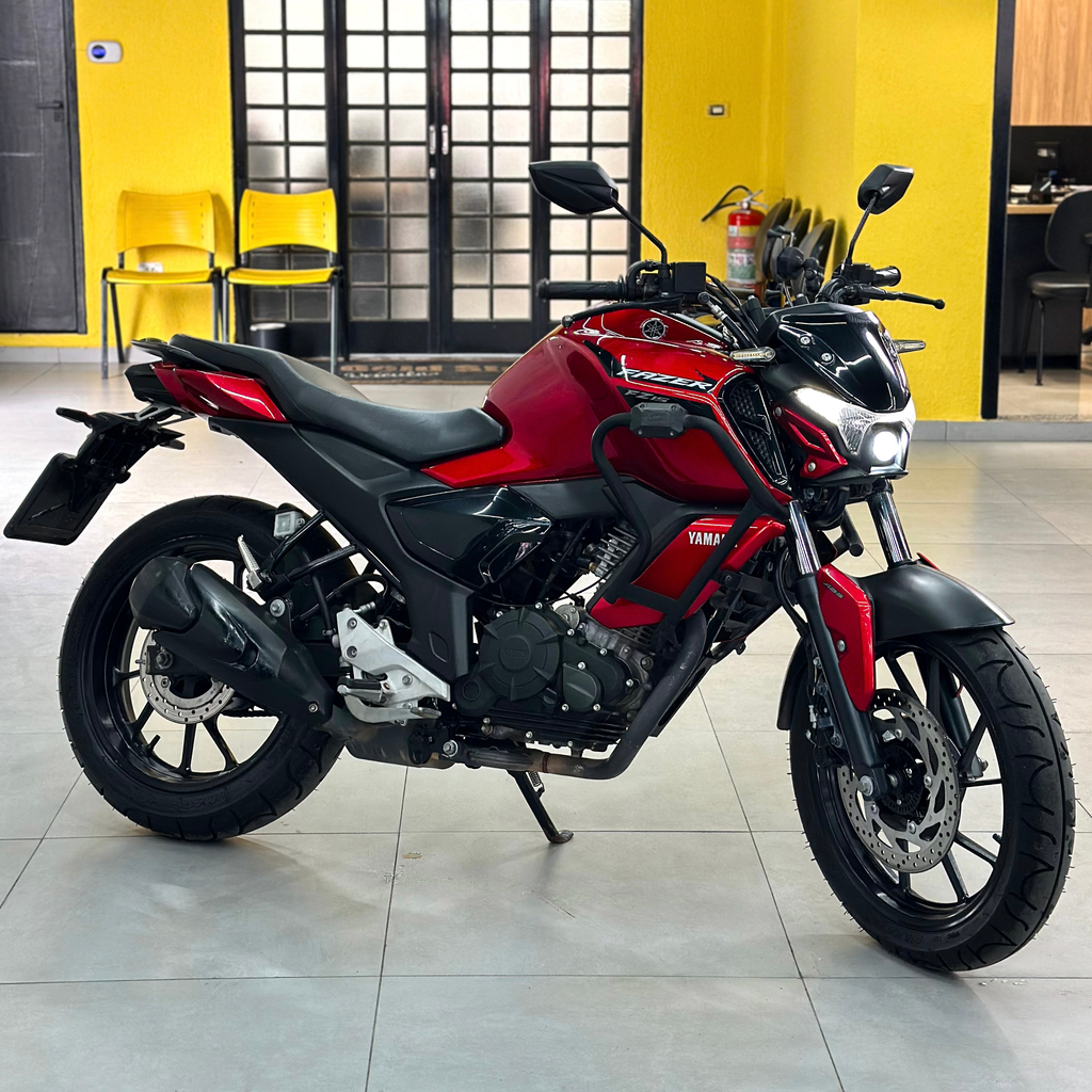 Yamaha FZ15 Vermelho