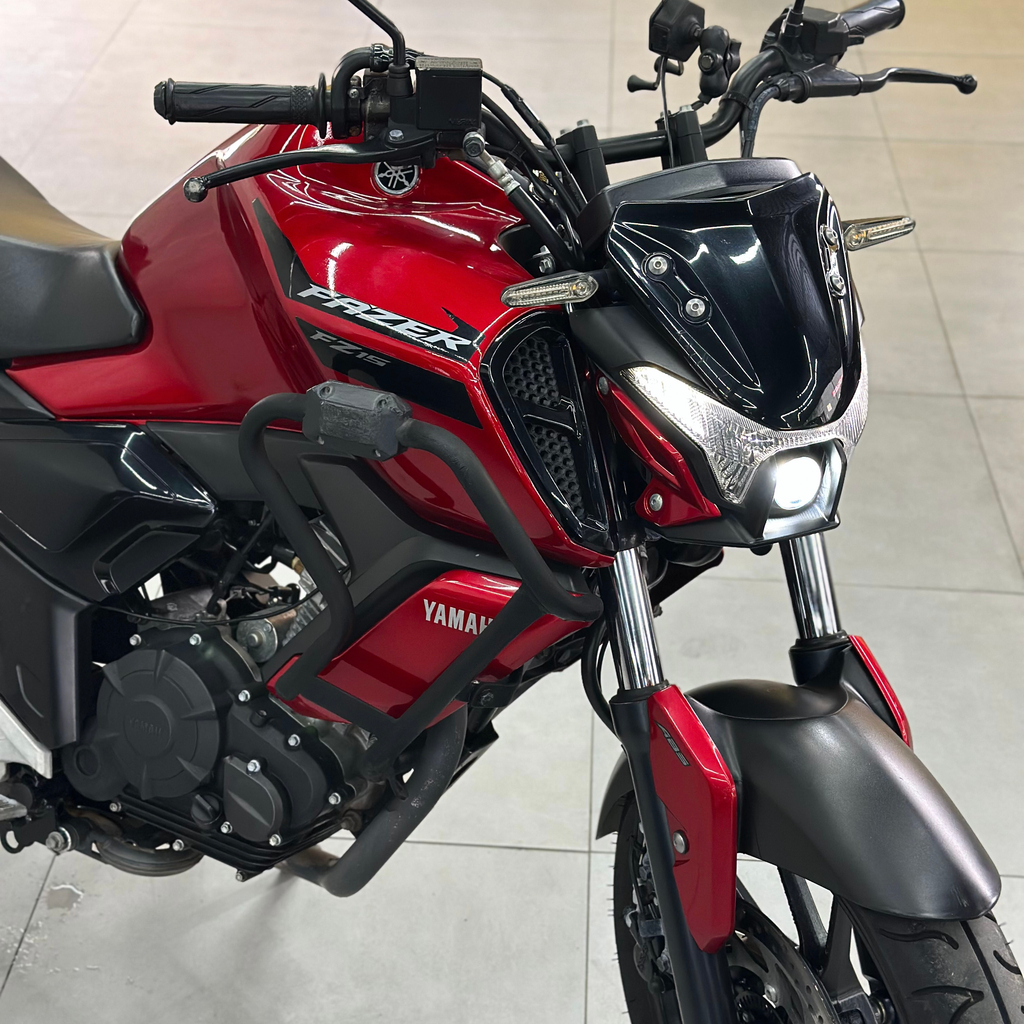 Yamaha FZ15 Vermelho