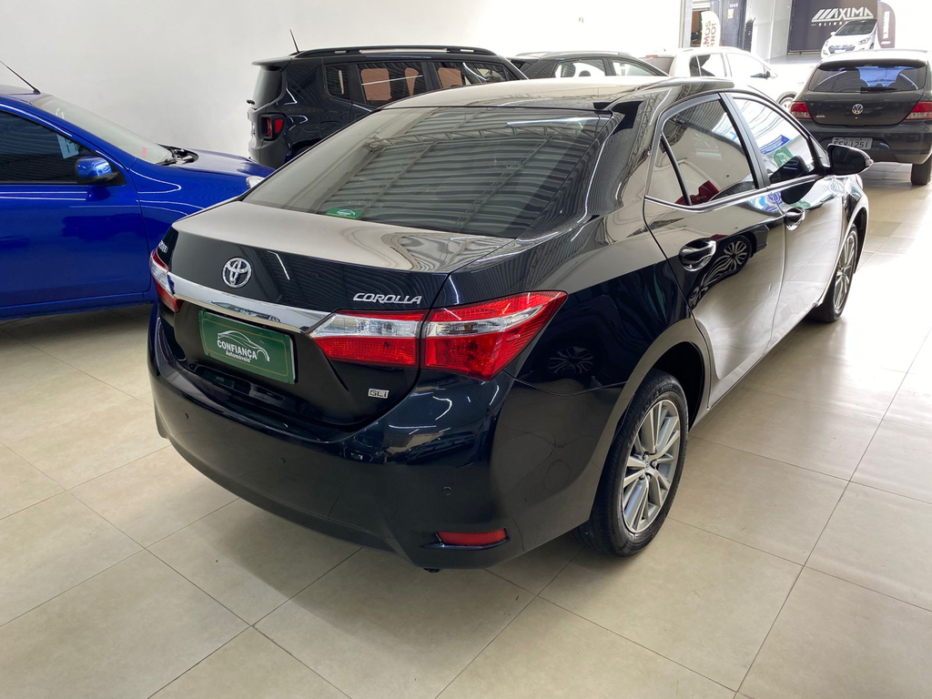 Toyota Corolla Preto