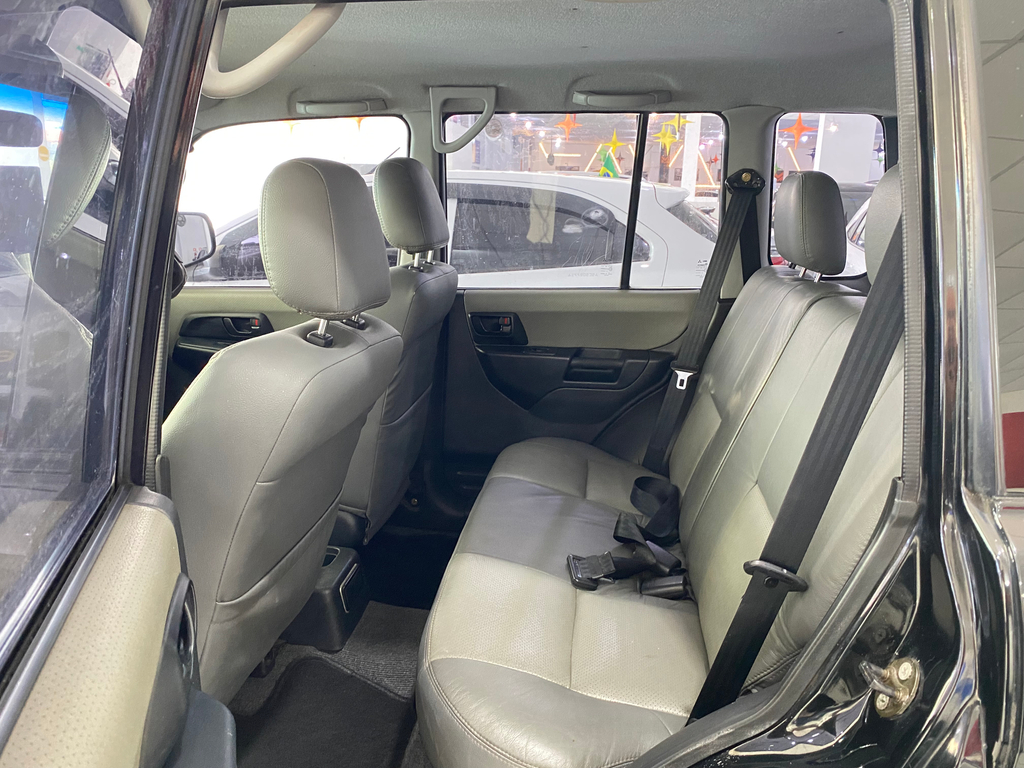 Mitsubishi Pajero TR4 Preto