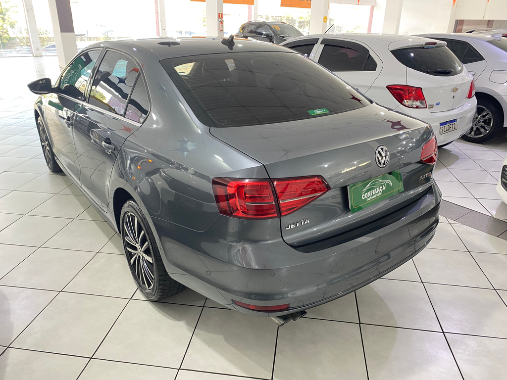 Volkswagen Jetta Cinza