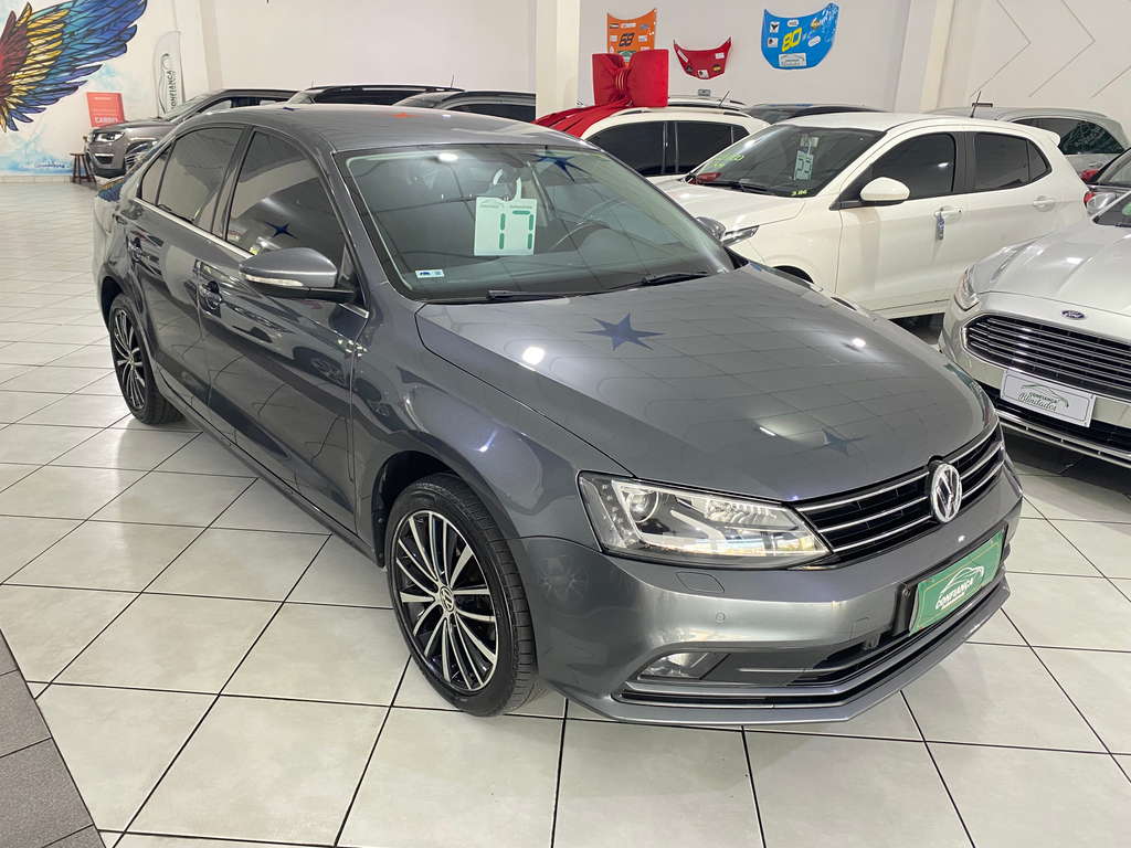 Volkswagen Jetta Cinza