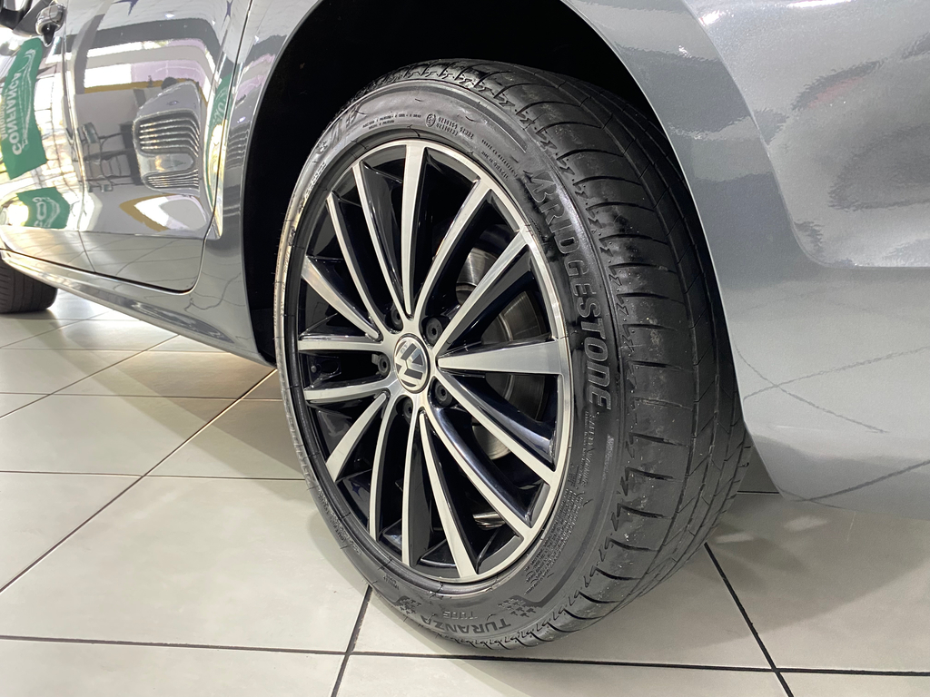 Volkswagen Jetta Cinza