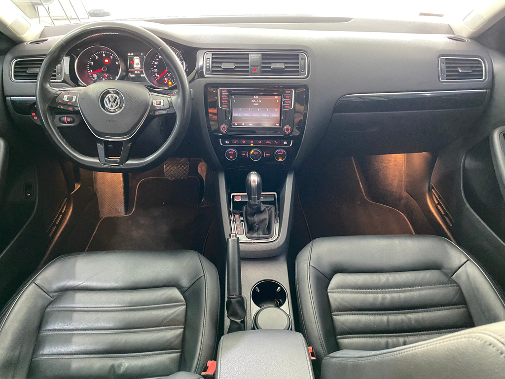 Volkswagen Jetta Cinza