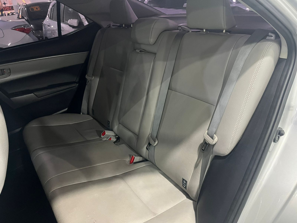 Toyota Corolla Prata