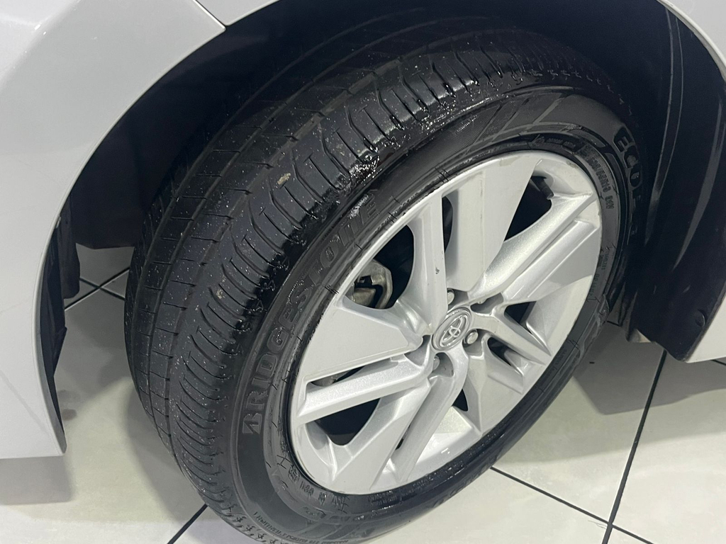 Toyota Corolla Prata