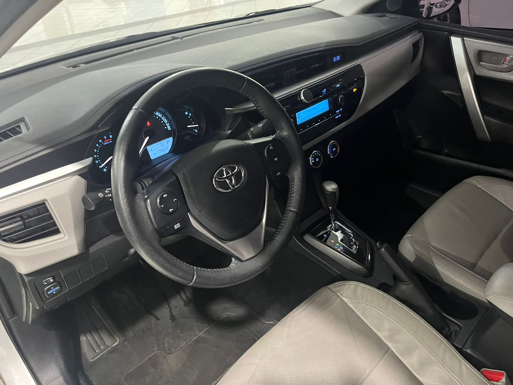 Toyota Corolla Prata