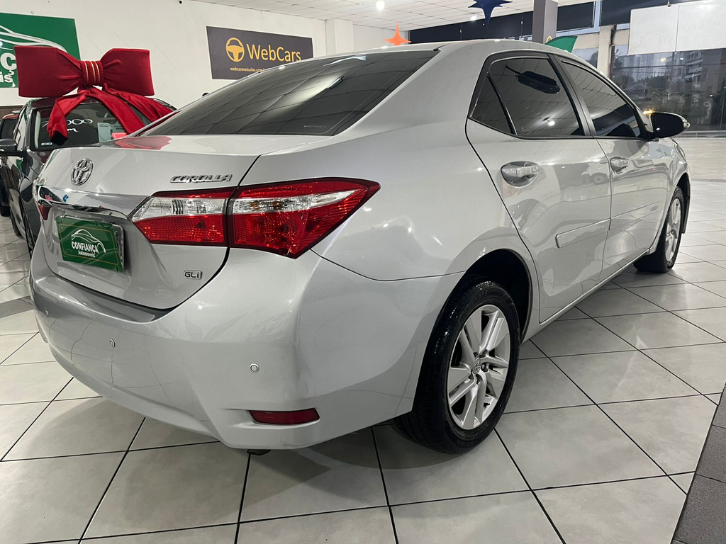 Toyota Corolla Prata