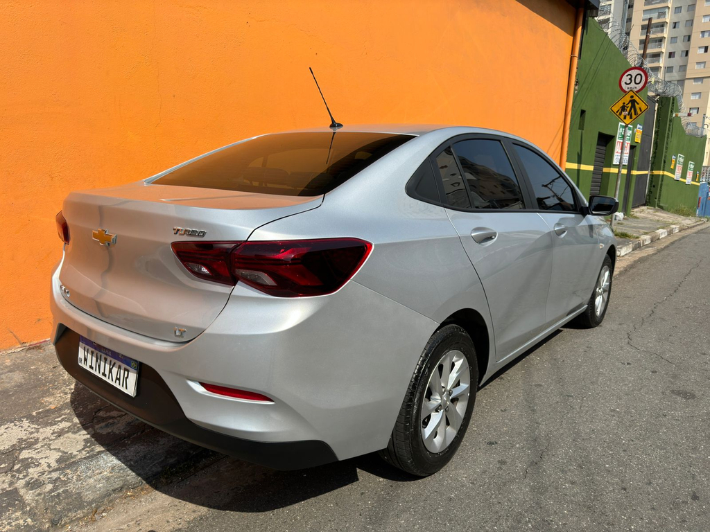 Chevrolet Onix Prata