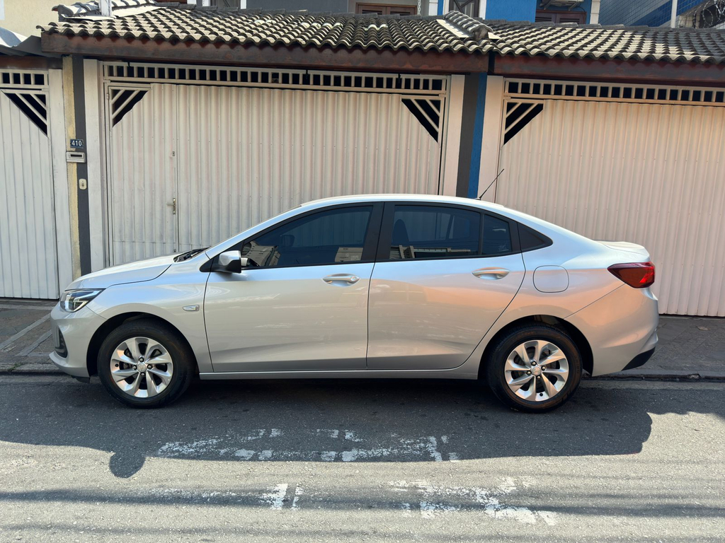 Chevrolet Onix Prata