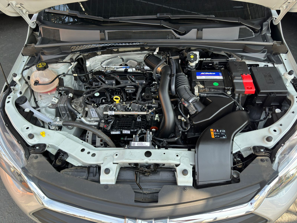 Chevrolet Onix Prata