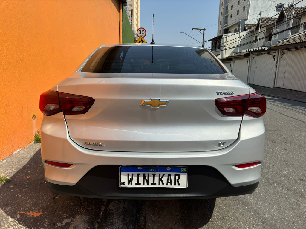 Chevrolet Onix Prata