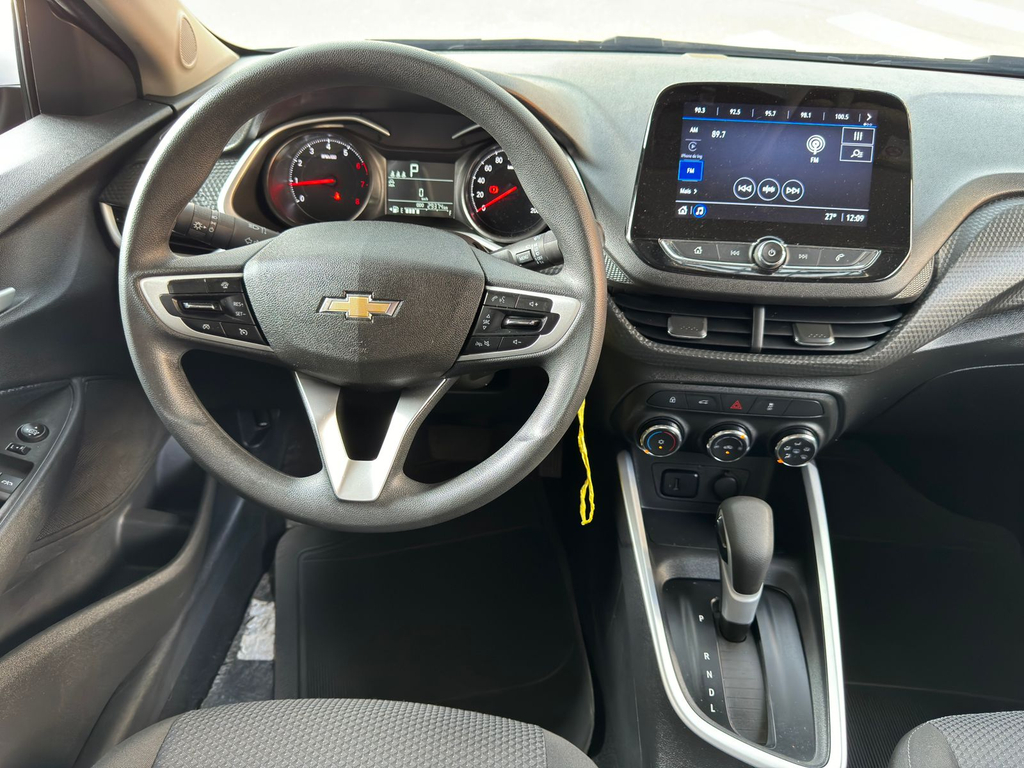 Chevrolet Onix Prata