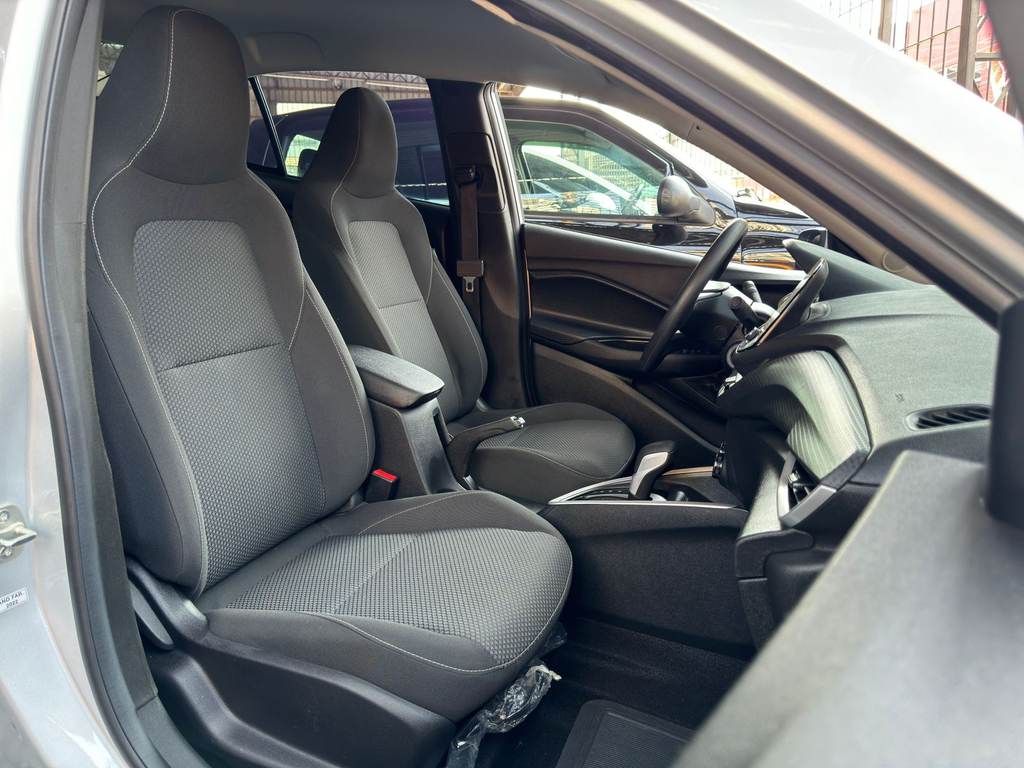 Chevrolet Onix Prata