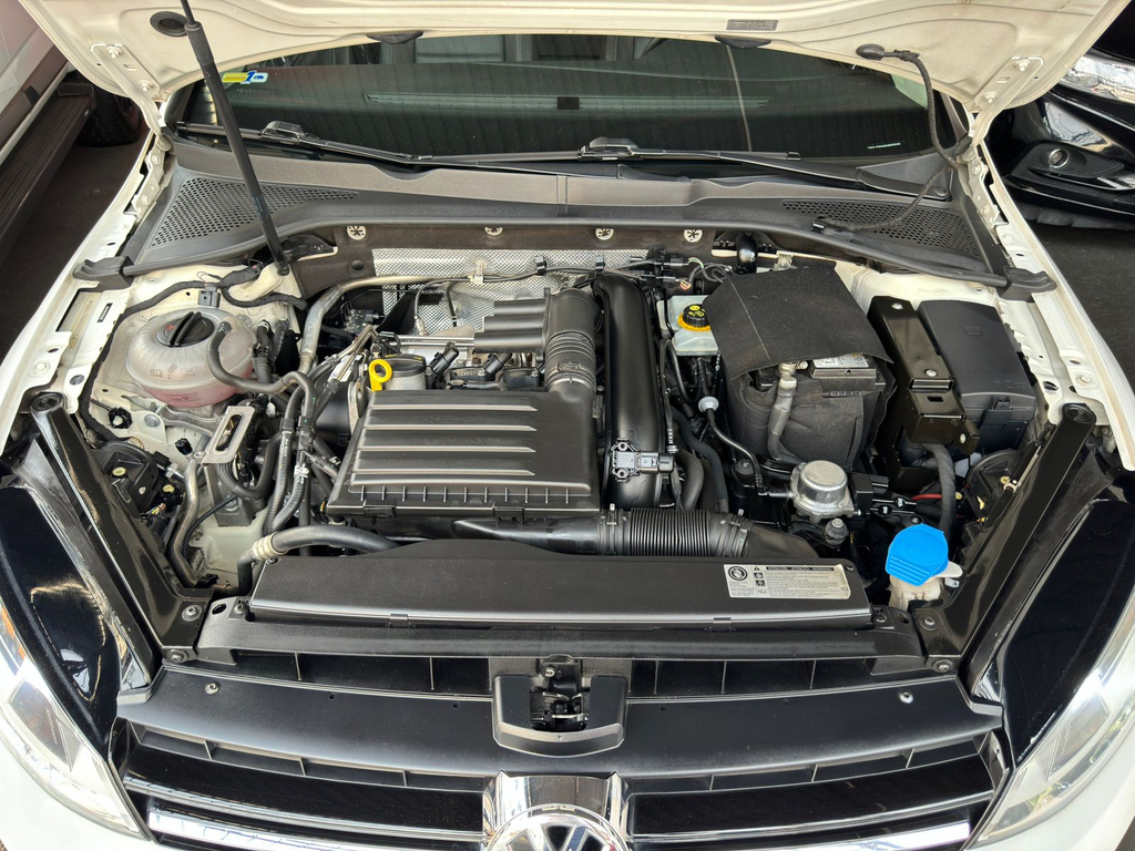 Volkswagen Golf Branco