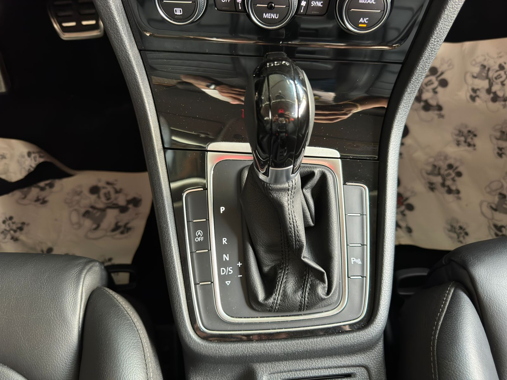 Volkswagen Golf Branco