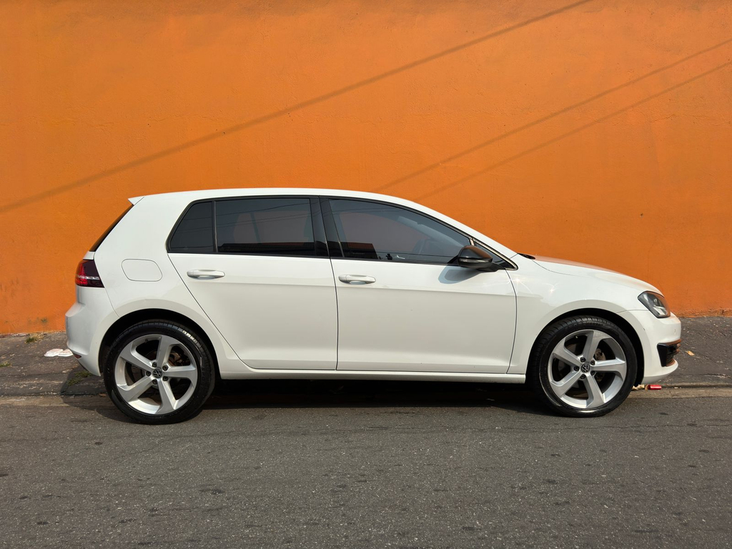 Volkswagen Golf Branco