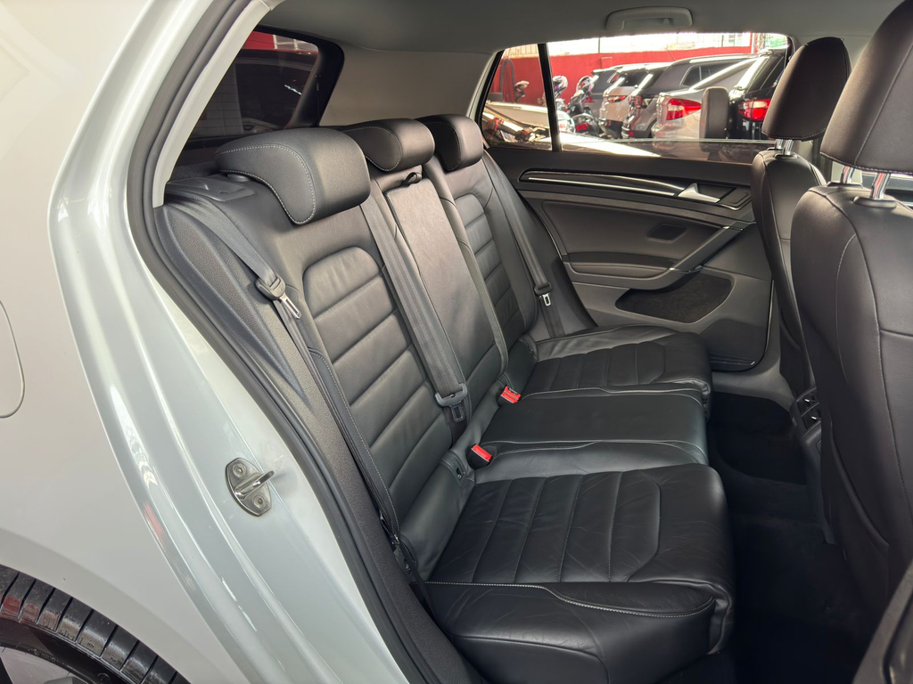 Volkswagen Golf Branco
