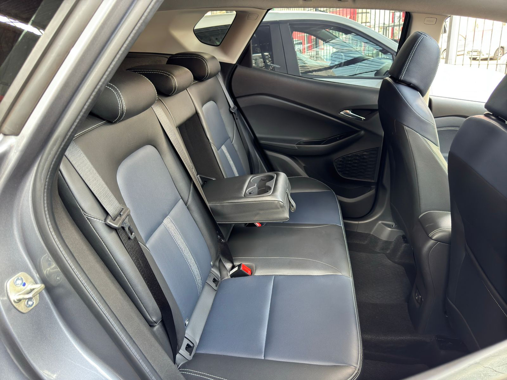 Chevrolet Tracker Cinza