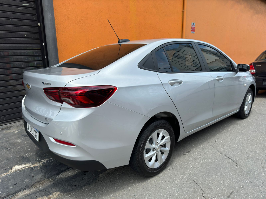 Chevrolet Onix Sedan Prata