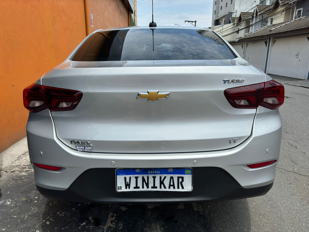 Chevrolet Onix Sedan Prata
