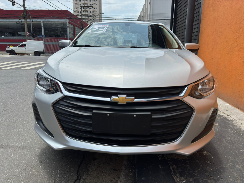 Chevrolet Onix Sedan Prata