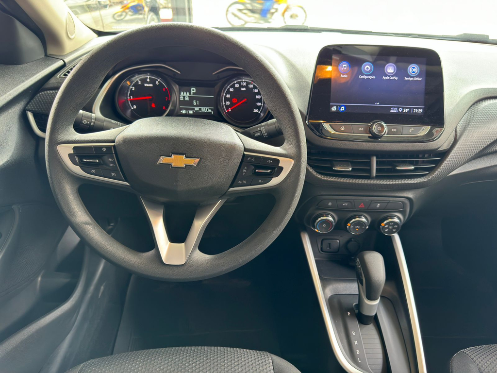 Chevrolet Onix Sedan Prata