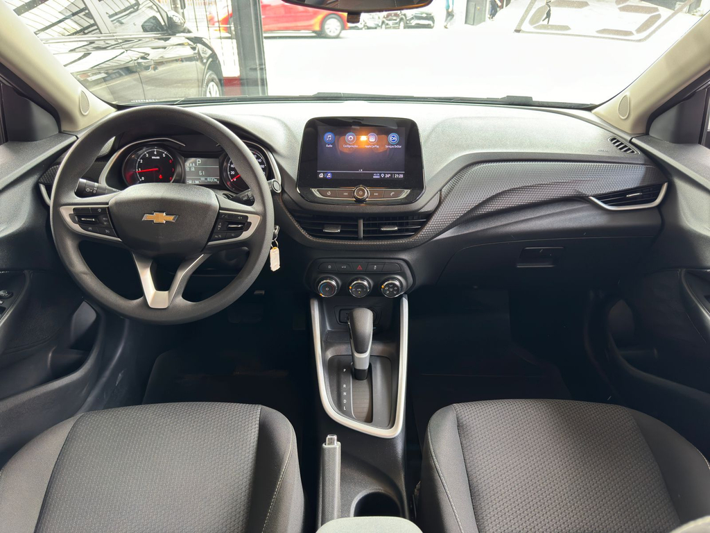 Chevrolet Onix Sedan Prata