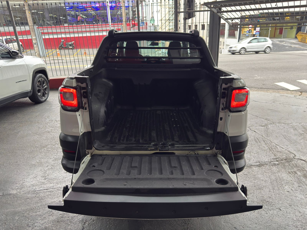 Fiat Strada Branco