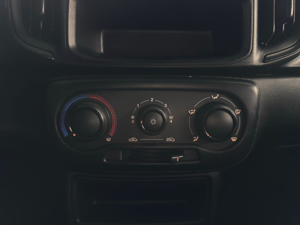 Fiat Strada Branco