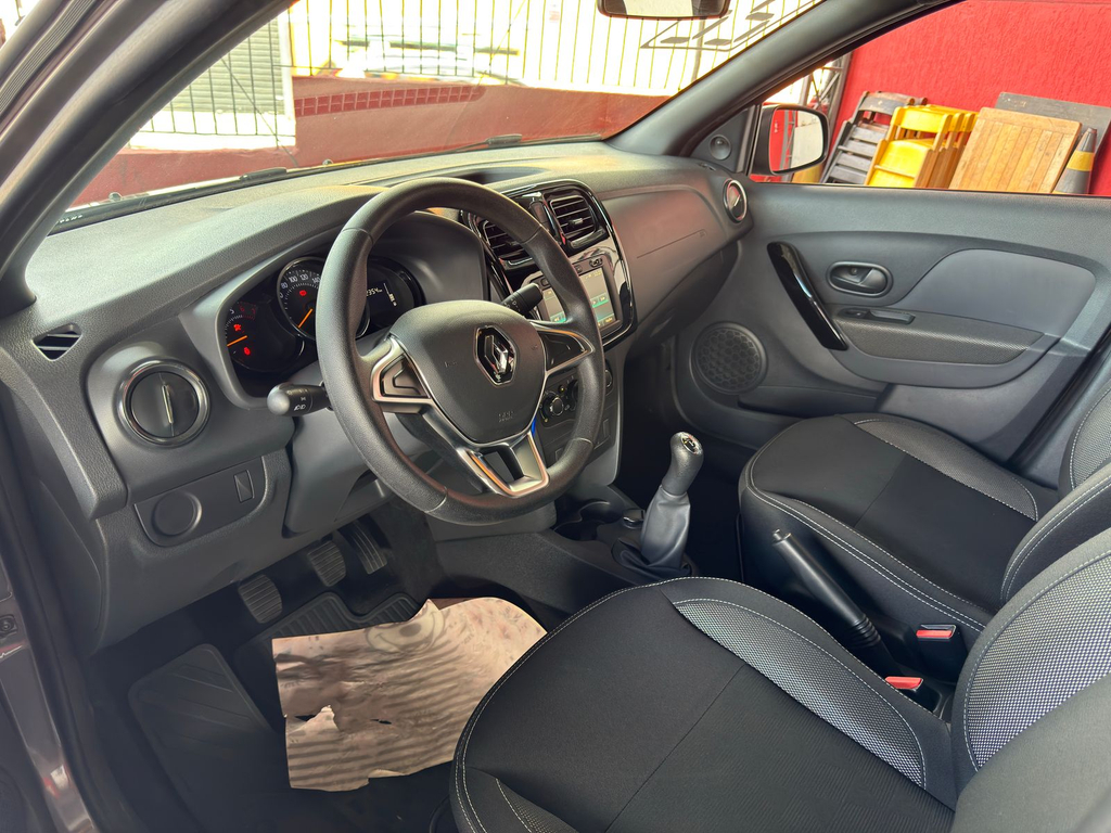 Renault Logan Cinza