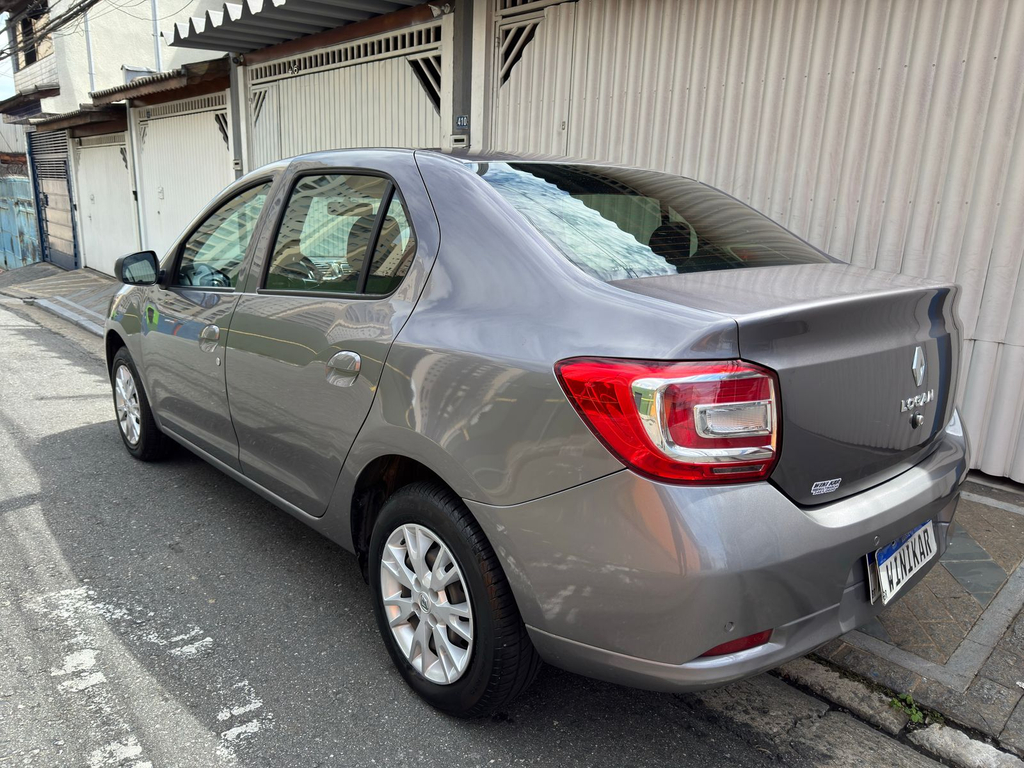 Renault Logan Cinza