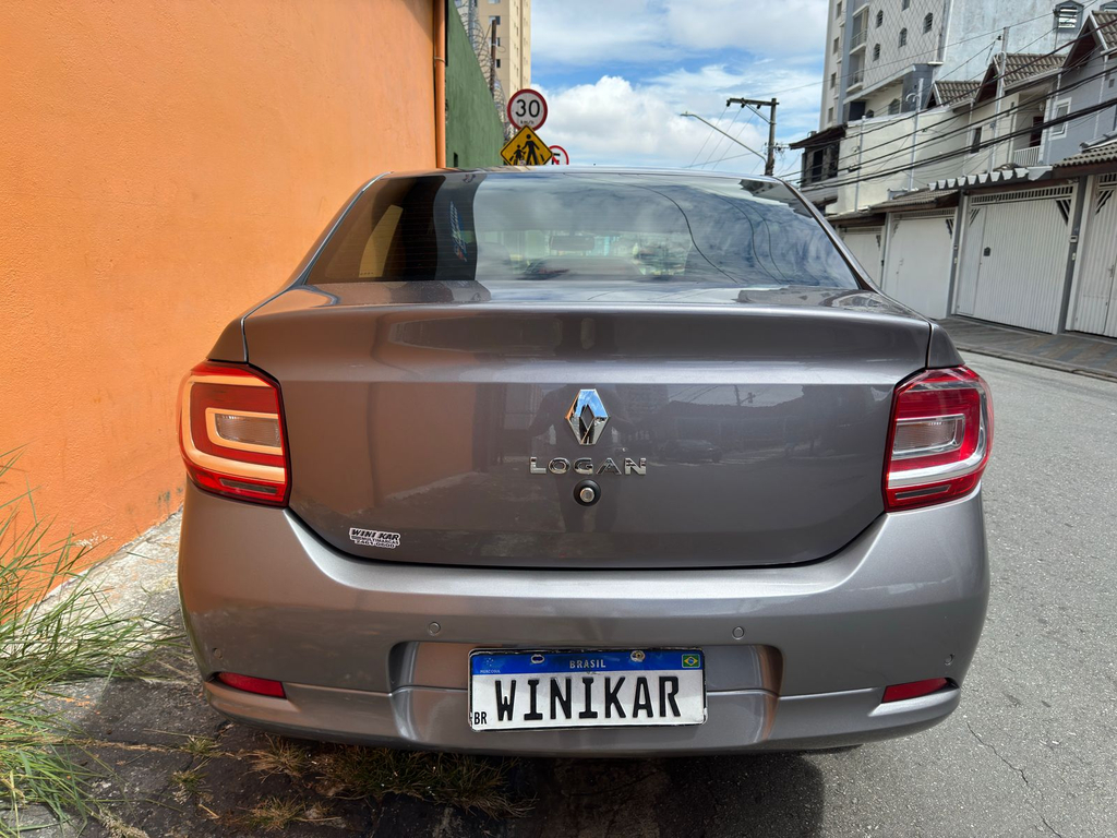 Renault Logan Cinza