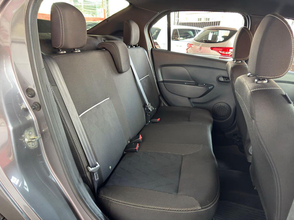 Renault Logan Cinza