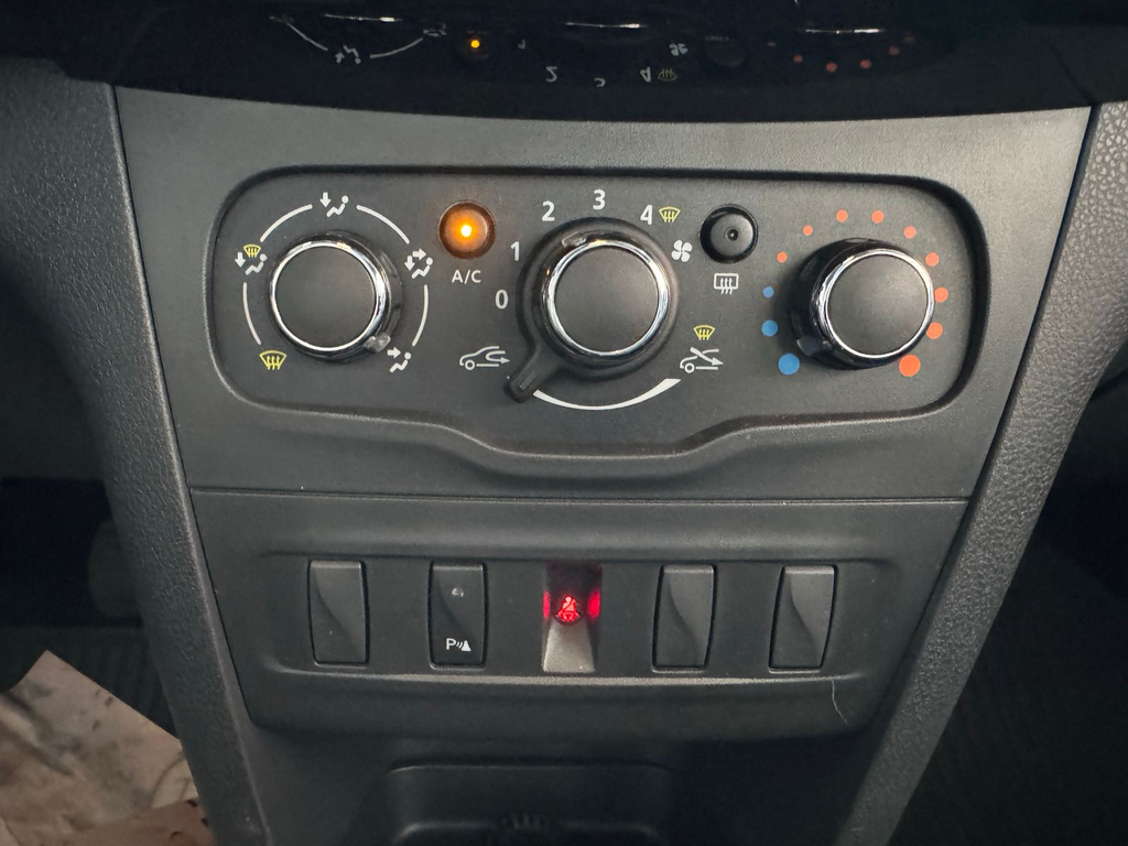 Renault Logan Cinza