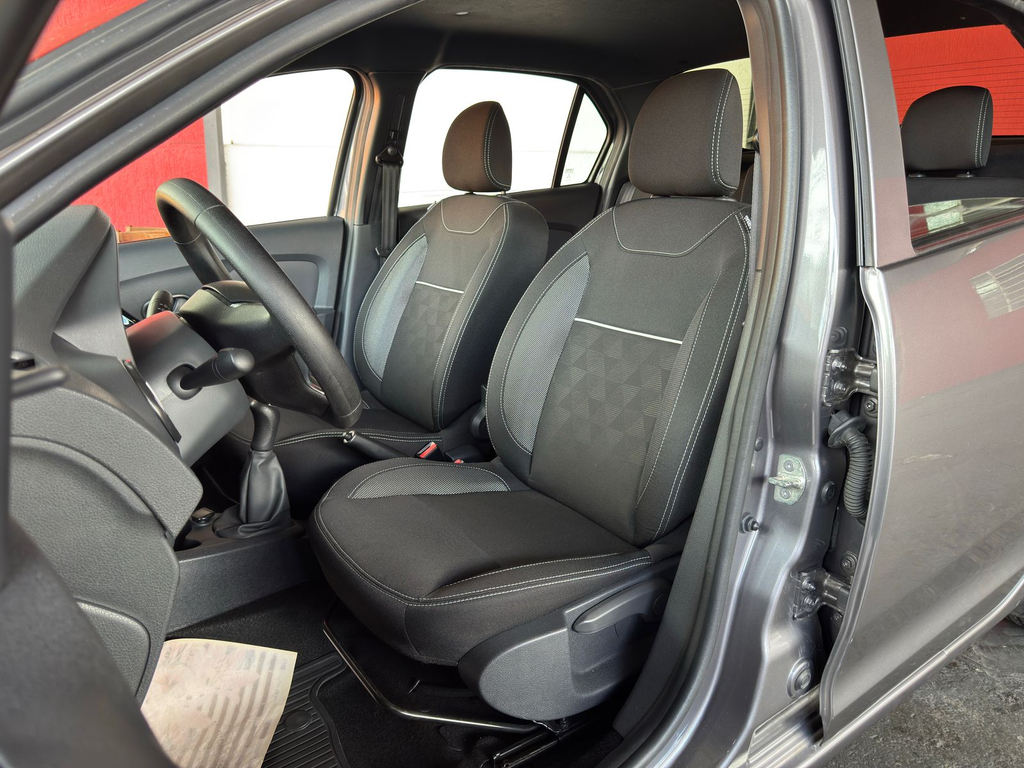 Renault Logan Cinza