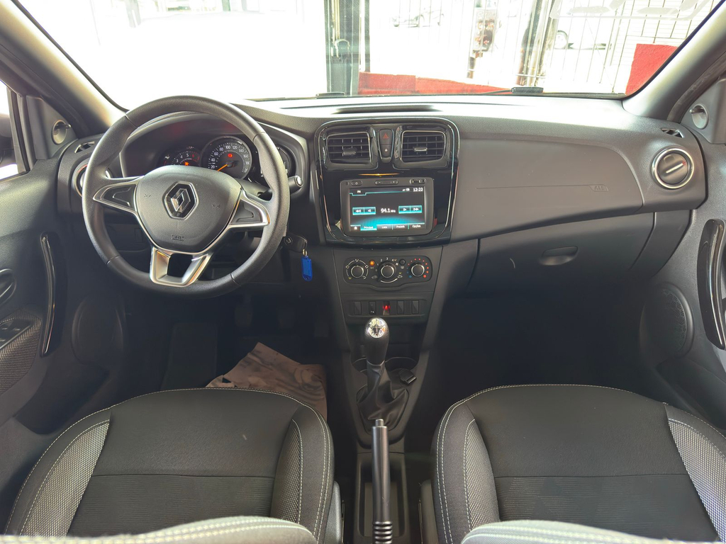 Renault Logan Cinza